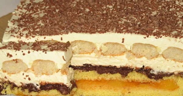 Pyszne ciasto brzoskwiniowe z nutellą – prosty przepis na deser Pyszne ciasto brzoskwiniowe z nutellą – prosty przepis na deser