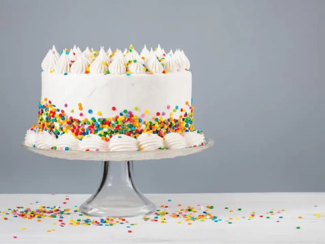 Jak zrobić toppery na tort, które zachwycą Twoich gości? Jak zrobić toppery na tort, które zachwycą Twoich gości?